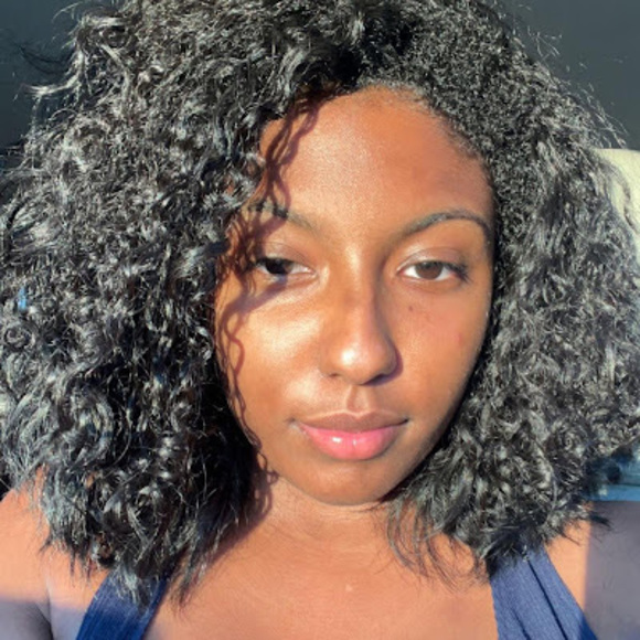 Meet your Posher, Andrea - Picture 1 of 1